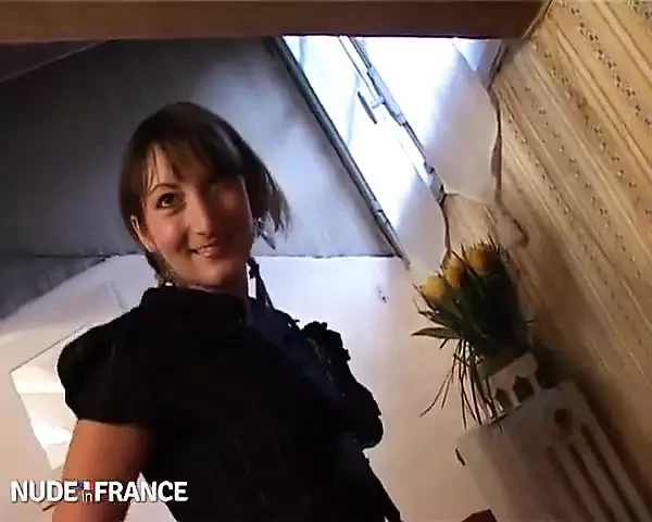 İç çamaşırlı ve at kuyruklu muhteşem esmer öğrenci götünü sert siktiriyor