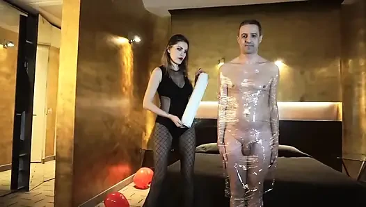 Kadın egemenliği kız kölesini kasete esarete sokuyor