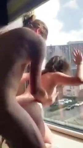 Karısı kocasından uzakta tatil yapıyor