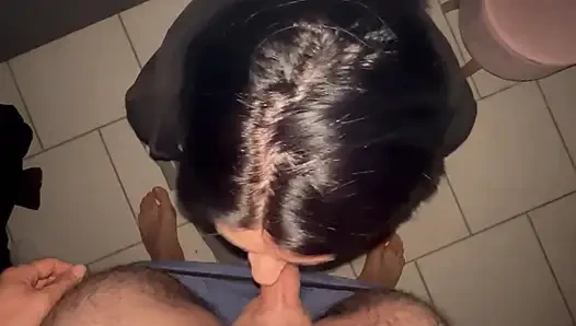 Karımın küçük oral seksi