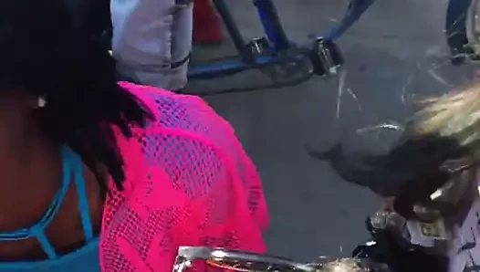 Black beach 2017 benim kasabamda batıyor