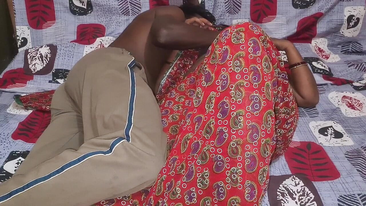 Fucked the big ass sister-in-law with a red saree