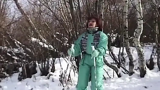 Napalona milf palcami głęboko z kapiącymi czerwonymi sokami przepełnionymi