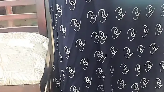 Hintli evli kadın camer'in önünde çıplak, çıplak desi