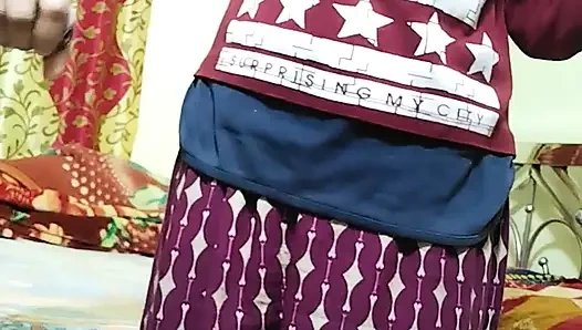 Hintli evli kadın kocasıyla seks yapıyor