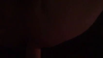 Karısı peggin koca sırtında.