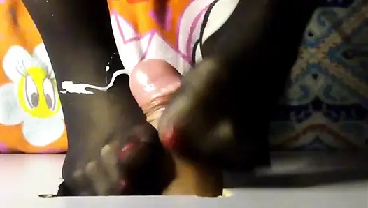 Ayakla muamele duvar deliği