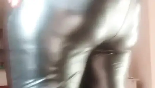 Lateks içinde büyük göt