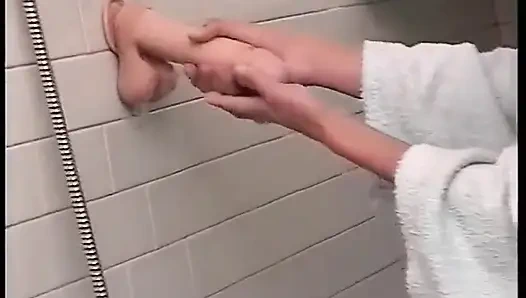 Çarpıcı gerçek amatör piliç duşta filme alındı