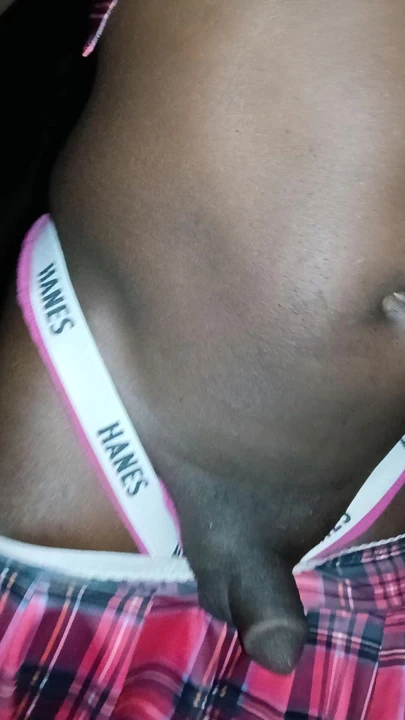 Seksi zenci trans açık havada biraz seksi eğleniyor