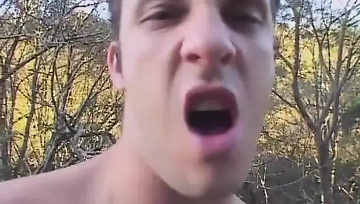 Sapık adamlar ormanda sikişiyor