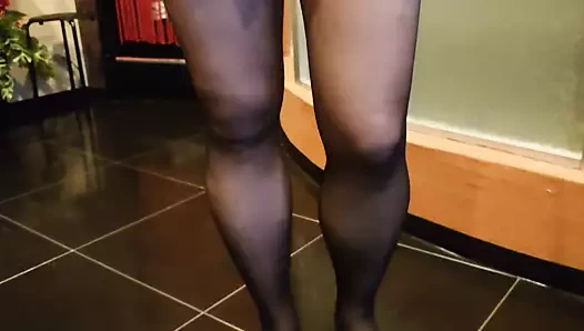 Kıllı iri güzel kadın külotlu çoraplı