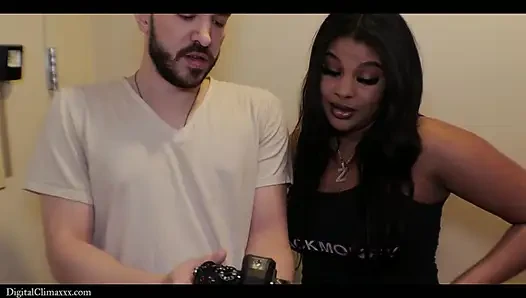 Cheating Ebony Wife ( Zoey Reyes ) Gets Drilled by Big Dick White Boy