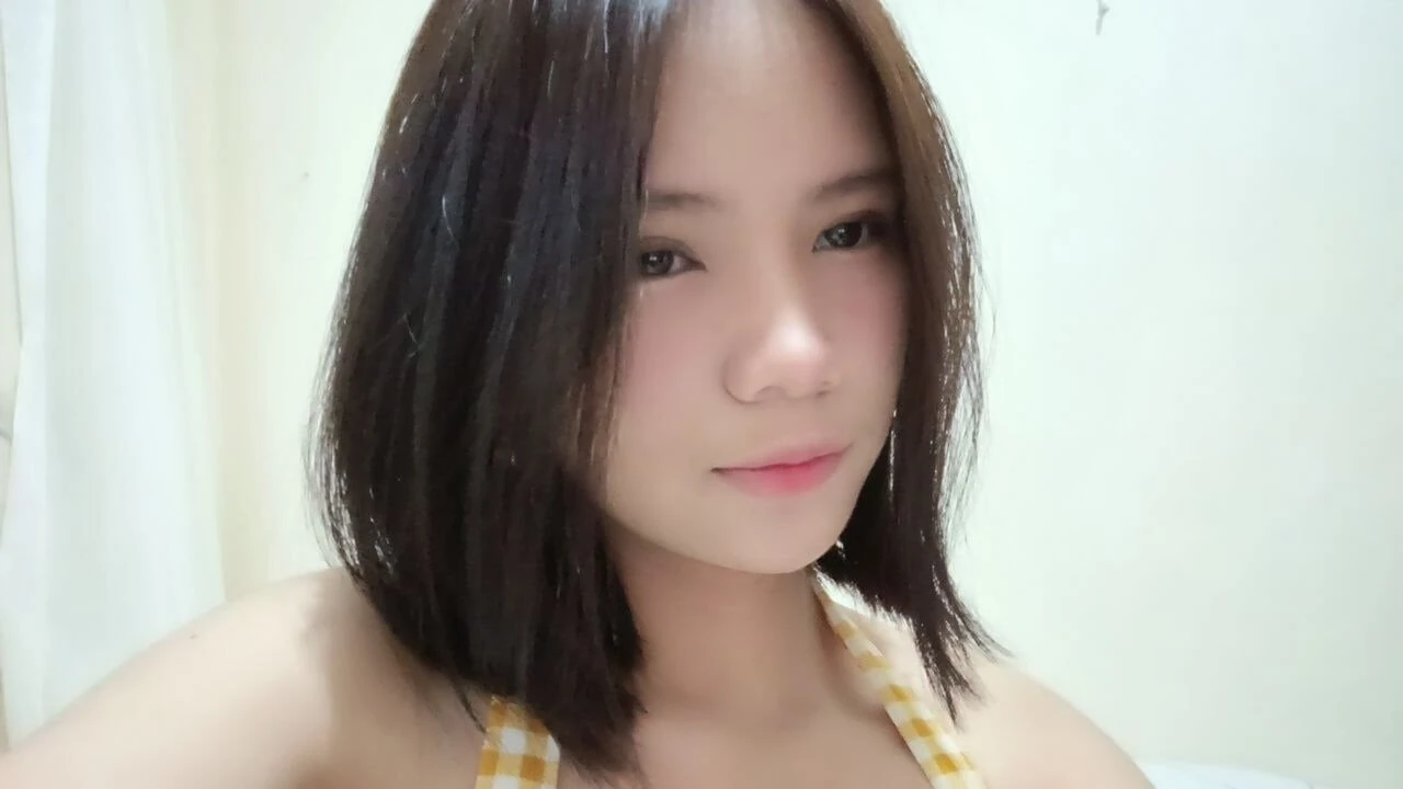 My cute horny stepsister gives me a BLOW