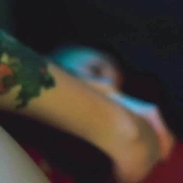 Ayak ibadeti, edepsiz konuşma ve oyuncakla anal