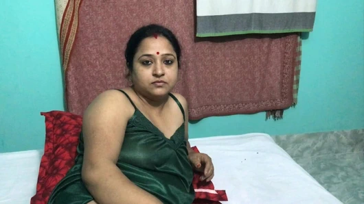 Amcığım çok sulu ve ıslak (amcık tıraşı, edepsiz konuşma, sert sikiş domaltmalı)