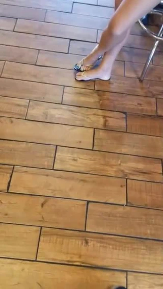 denny'nin ikinci bölümünde seksi milf