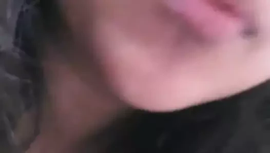 genç Asya çalış ıslak KEDİ