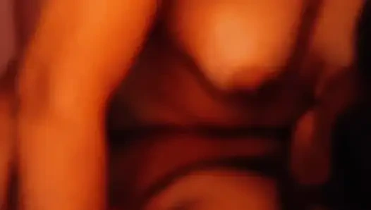 Seksi desi sabita yenge yarağıma çarpıyor