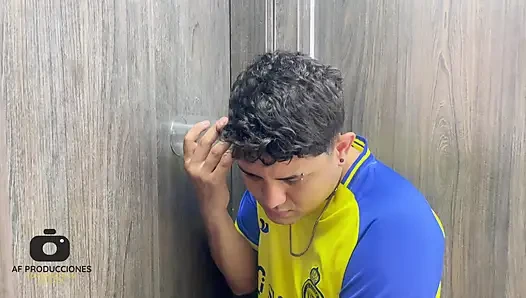 Erkek arkadaşı yokken üvey kız kardeşime lezzetli bir sikiş yaşatıyorum