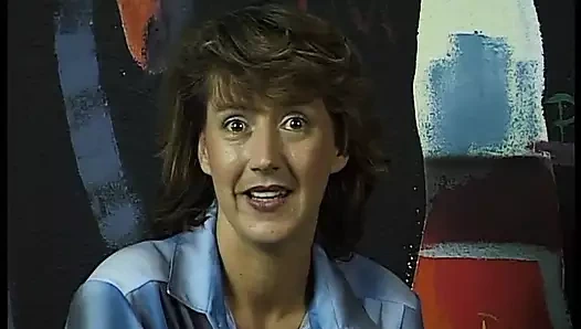 Onun horoz o kadar küçük ki sadece sünnet derisini emer