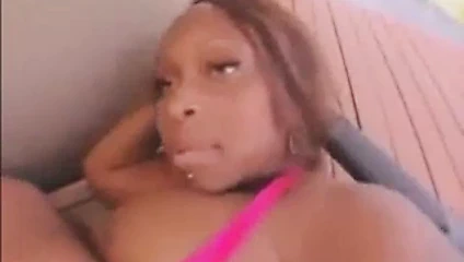 Gökyüzü siyahı bizi izlemeye devam edin