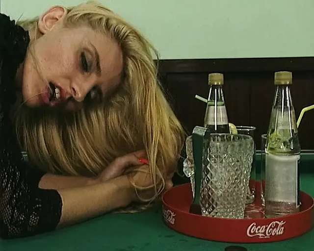 Bilardo kızları ve erkekleri.