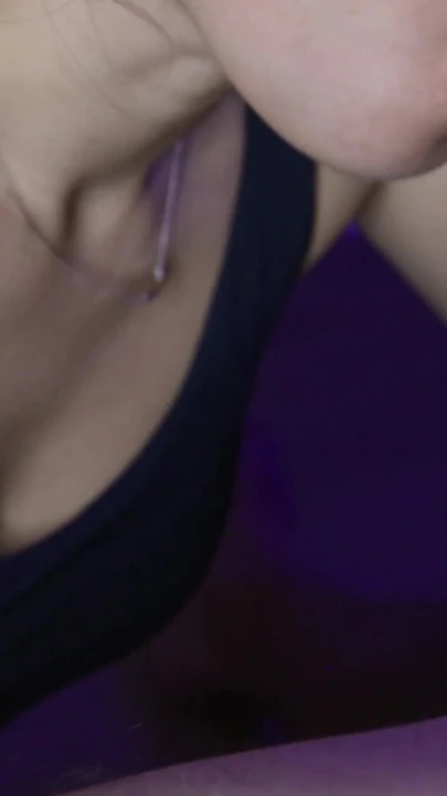 Незабываемый момент из "4K ULTRA HD ASMR: минет азиатской милфы крупным планом в видео от первого лица с массивным оральным кримпаем"