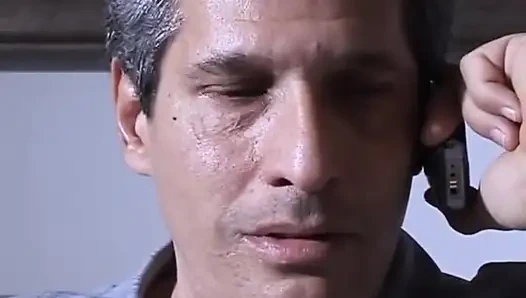 Sadece bir fahişe gibi sikilmeye ihtiyacı var