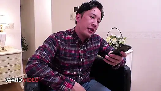 Дикая японская жена в кимоно интенсивно трахается после горячего минета