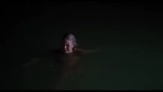 Janie squire: seksi üstsüz kız - piranha (1978)