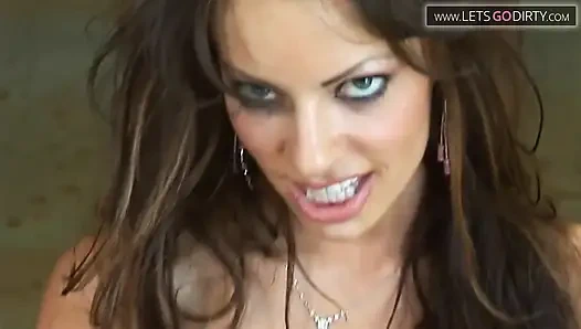 Ateşli orta yaşlı seksi kadın seni birkaç dakika içinde boşaltıyor