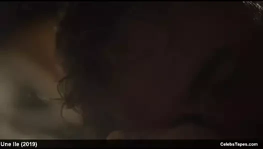 Laetitia casta ve noee abita çıplak ve seks sahneleri