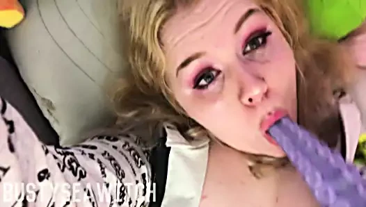 Genç dokunaç canavar tarafından emdirilmiş