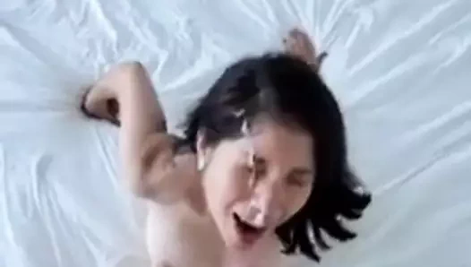 Cewenya suka crot dimuka