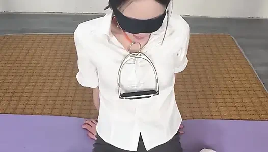 An Office Lady, After Work, Secretly Asks Her Host for a Job Appointment Behind Her Boyfriend's Back