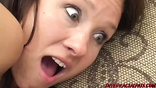 Katie ilk ırklararası ve hak ettiği yüze boşalmayı hak ediyor