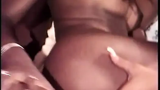 Dört zenci taco gıdıklayıcı bodrumda sevişiyor