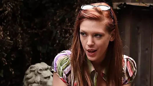 Jodi Taylor ve Pepper Kester kızıl saçlı lezbiyenler