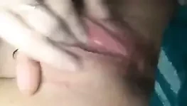 Gerilmiş ve geniş açılmış