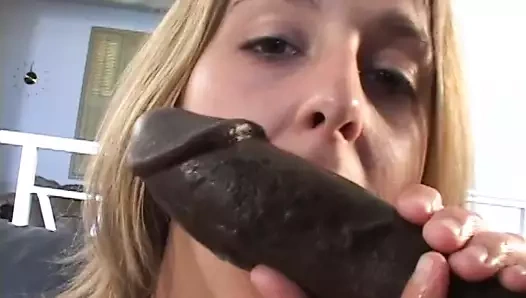 Beyaz fahişe sürmek çok büyük siyah musluklar