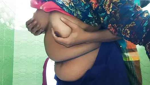 Üvey kız kardeşin banyo zamanı ayini ortaya çıktı - ne olduğuna inanamayacaksınız