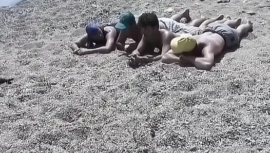 Azgın Türk adam plajda amımı sikiyor