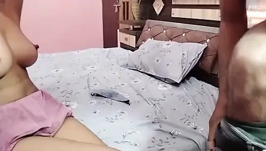 Büyük memeli üvey üvey kız kardeşimi yatağında sikmeyi bırakamıyorum viral video