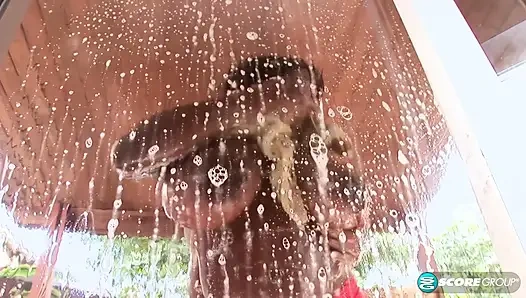 Janet Jade onu izlerken mastürbasyon yapmanı istiyor