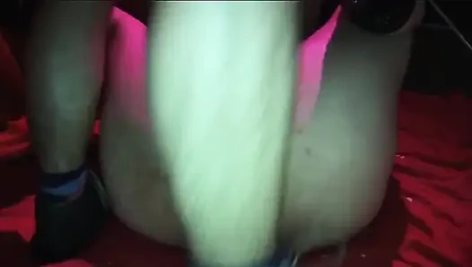 Olgun orta yaşlı seksi kadın sert grup seksten sonra döl içinde sırılsıklam