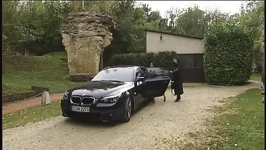 Ünlü Sırp suç kralı akşam yemeği nişanı sırasında restorauntta büyüleyici çiçekler Saler Victoria Slim'i sikiyor