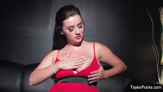 Doğal olarak busty taylor oyuncaklar ona ıslak kedi