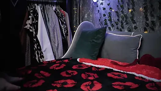 Üvey anne ile bağımlı ilişki. Anal bekaretini yok etmek