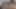 Seksi genç park korucusu asılı kampçıyı sorguluyor